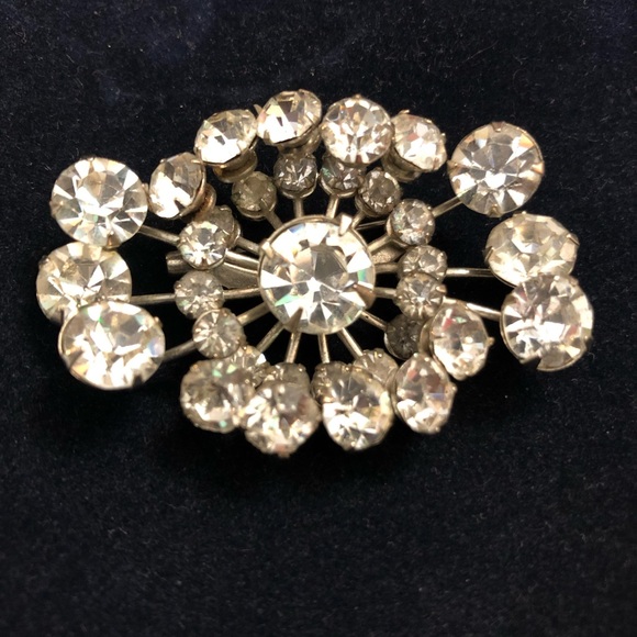 Beautiful Vintage Rhinestone Brooch - Picture 2 of 3